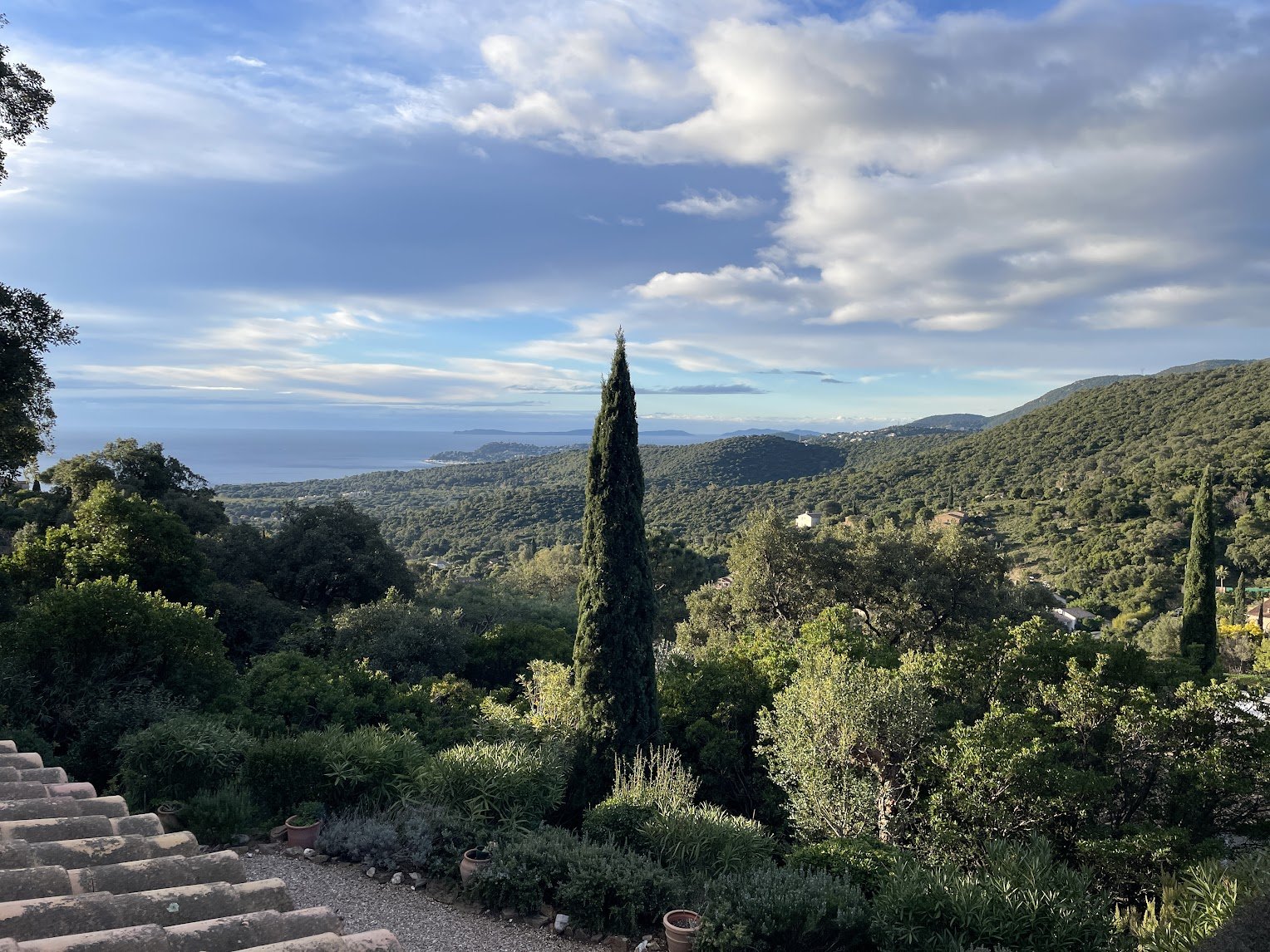 The view across the hills toward the sea and Île du Levant